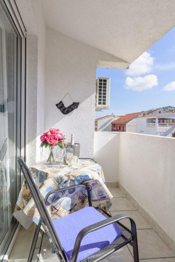 Apartments Mirjana Trogir Exterior photo